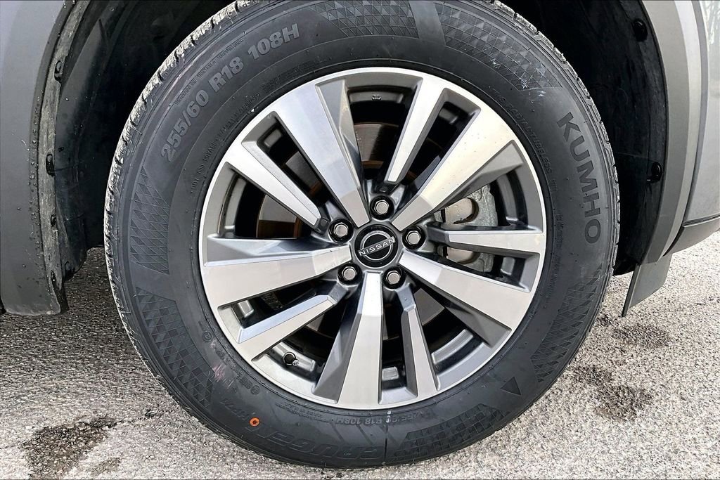 Used 2025 Nissan Pathfinder SL image 9