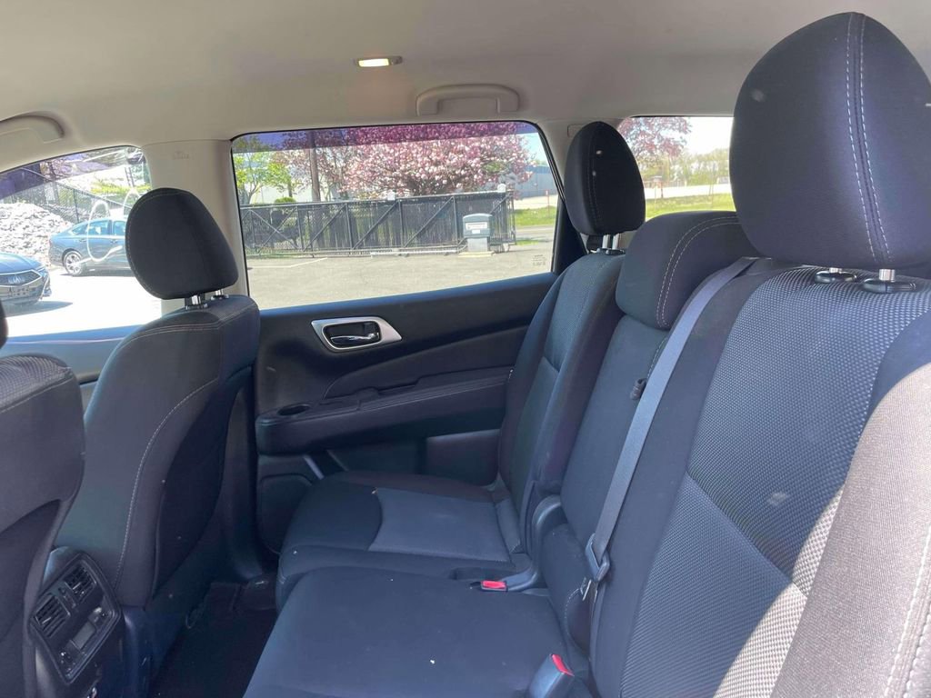 Used 2020 Nissan Pathfinder S AWD/4WD image 12