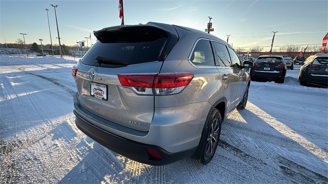 Used 2017 Toyota Highlander XLE image 5