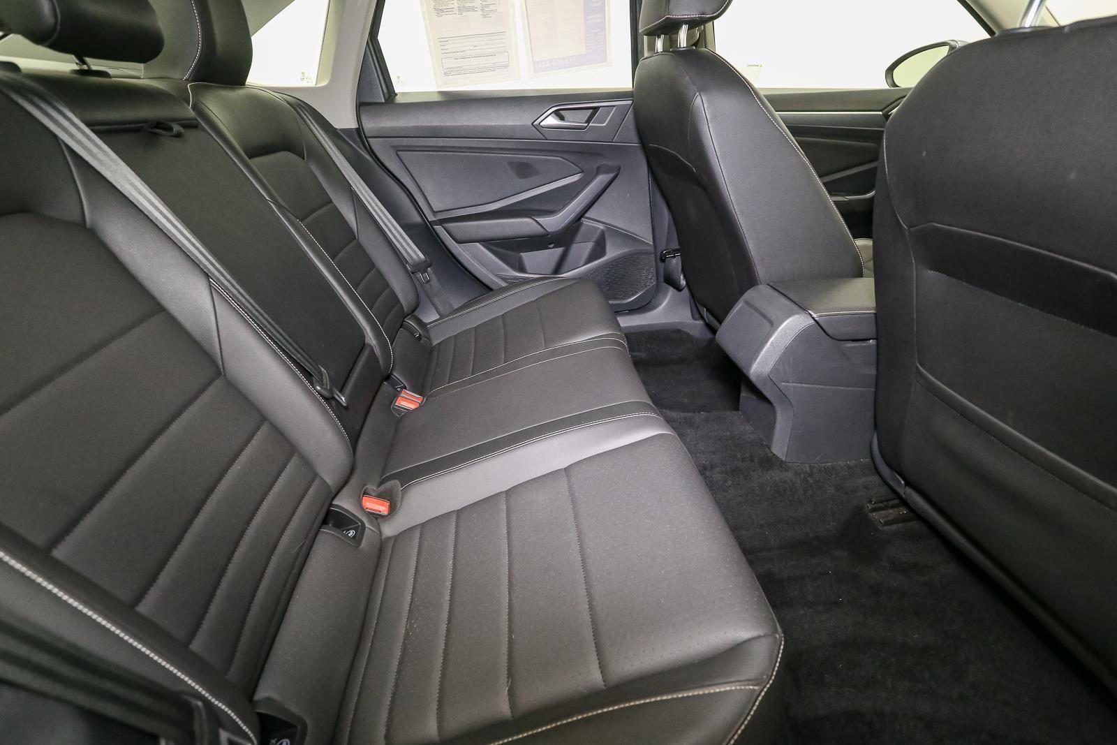 Certified 2022 Volkswagen Jetta SE FWD image 21
