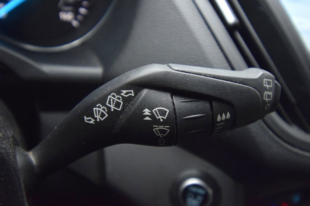 Used 2019 Ford Escape SE image 37