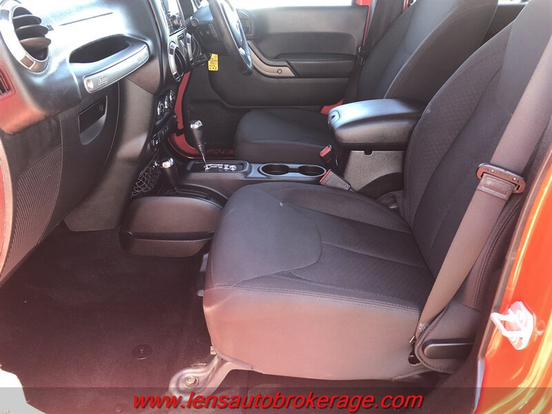 Used 2015 Jeep Wrangler Unlimited Sport AWD/4WD image 11