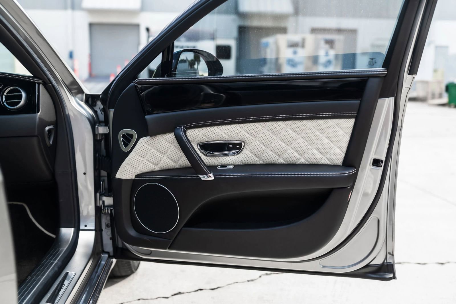 Used 2017 Bentley Flying Spur S V8 image 47