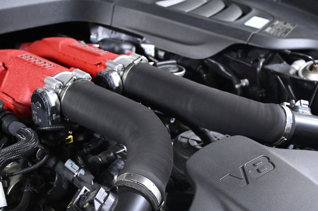 Used 2018 Ferrari GTC4Lusso T image 24