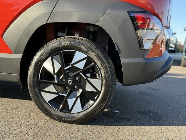 Certified 2025 Hyundai Kona SEL image 8