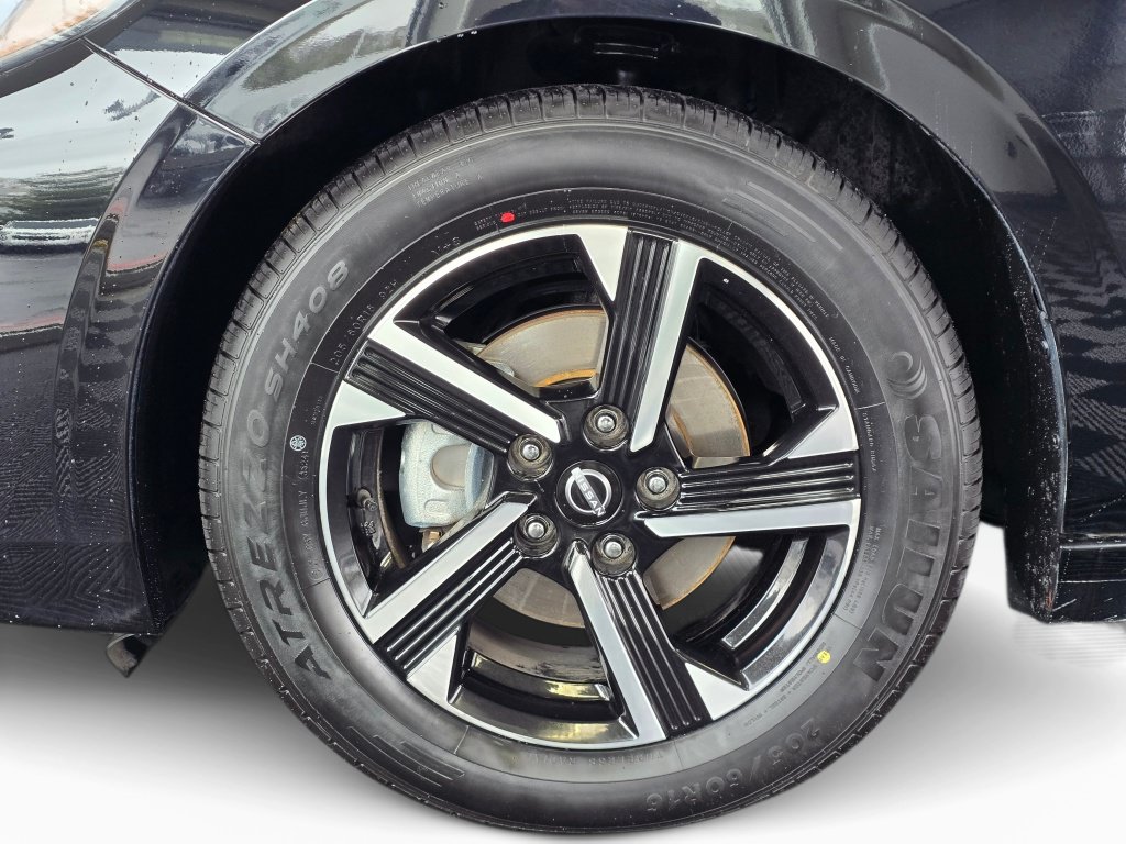 Used 2024 Nissan Sentra SV FWD image 11