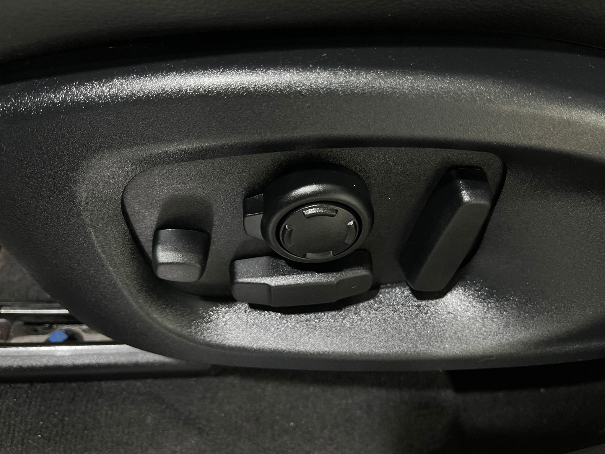 Used 2017 Jaguar F-PACE R-Sport image 16