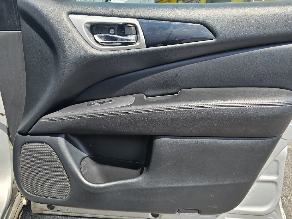 Used 2020 Nissan Pathfinder SV AWD/4WD image 37