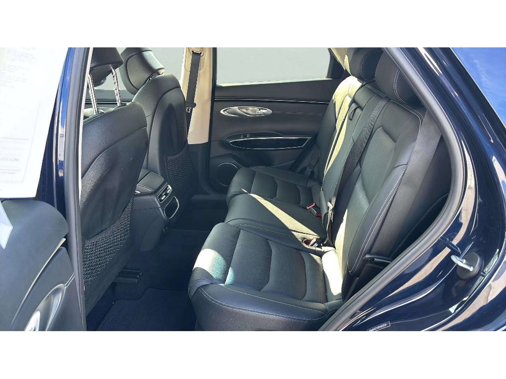 Used 2025 Genesis GV70 2.5T image 11