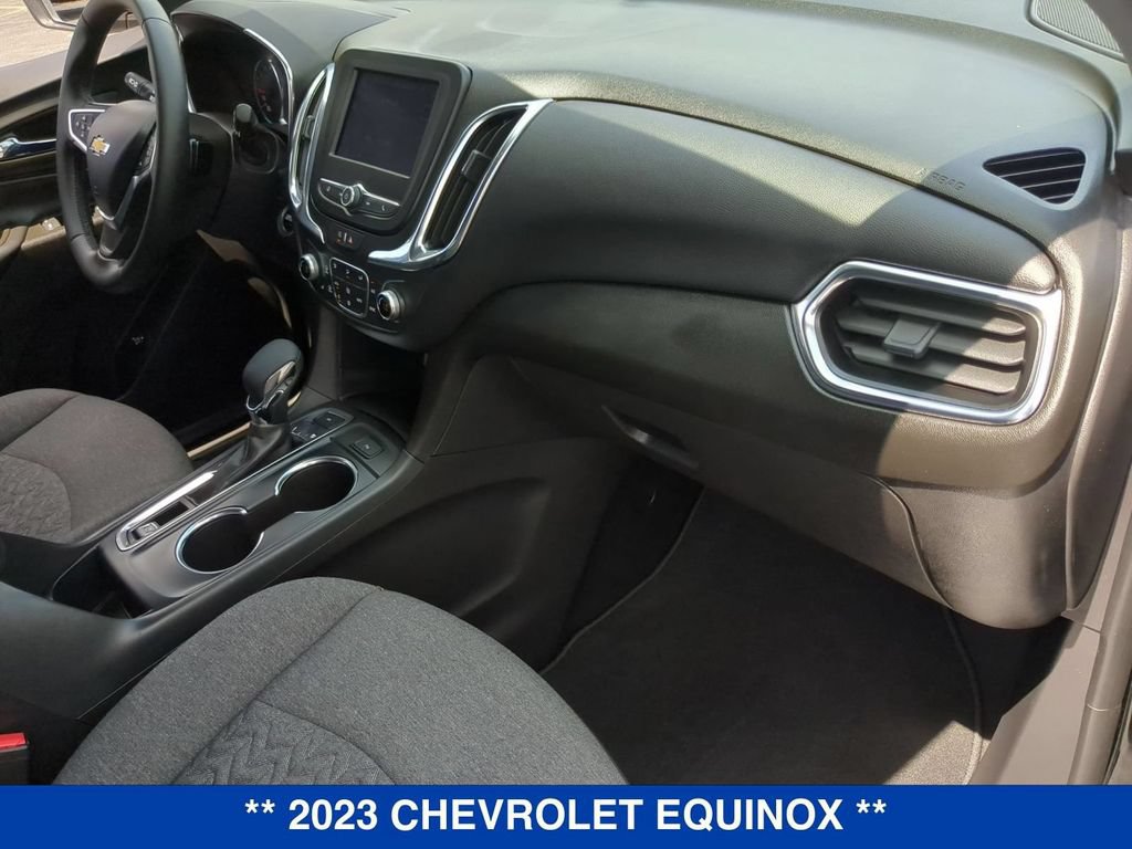 Used 2023 Chevrolet Equinox LT AWD/4WD image 22