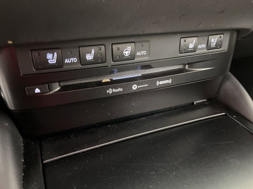 Used 2020 Lexus ES 300h w/ Premium Package image 32