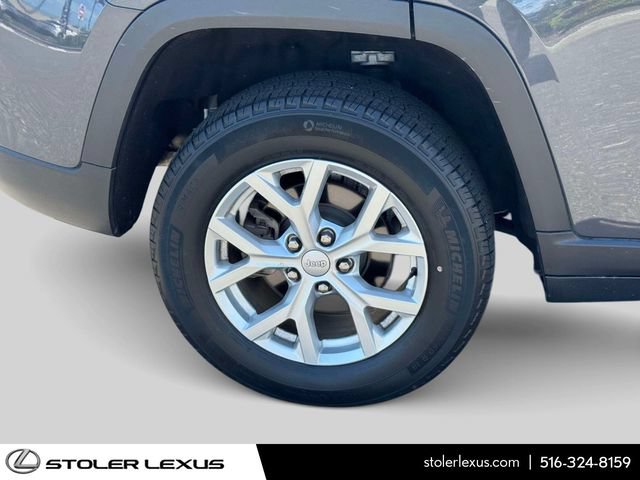 Used 2023 Jeep Grand Cherokee Limited AWD/4WD image 7