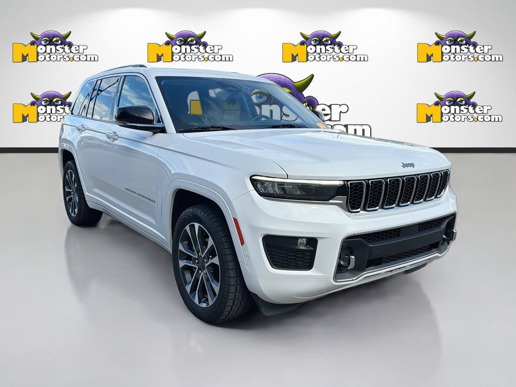 Used 2022 Jeep Grand Cherokee Overland w/ Luxury Tech Group IV AWD/4WD image 3