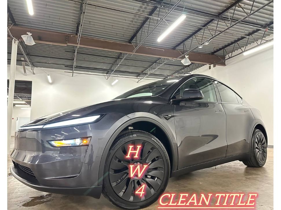 Used 2026 Tesla Model Y AWD image 1