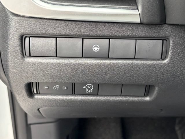 Used 2023 Nissan Rogue SV AWD/4WD image 26