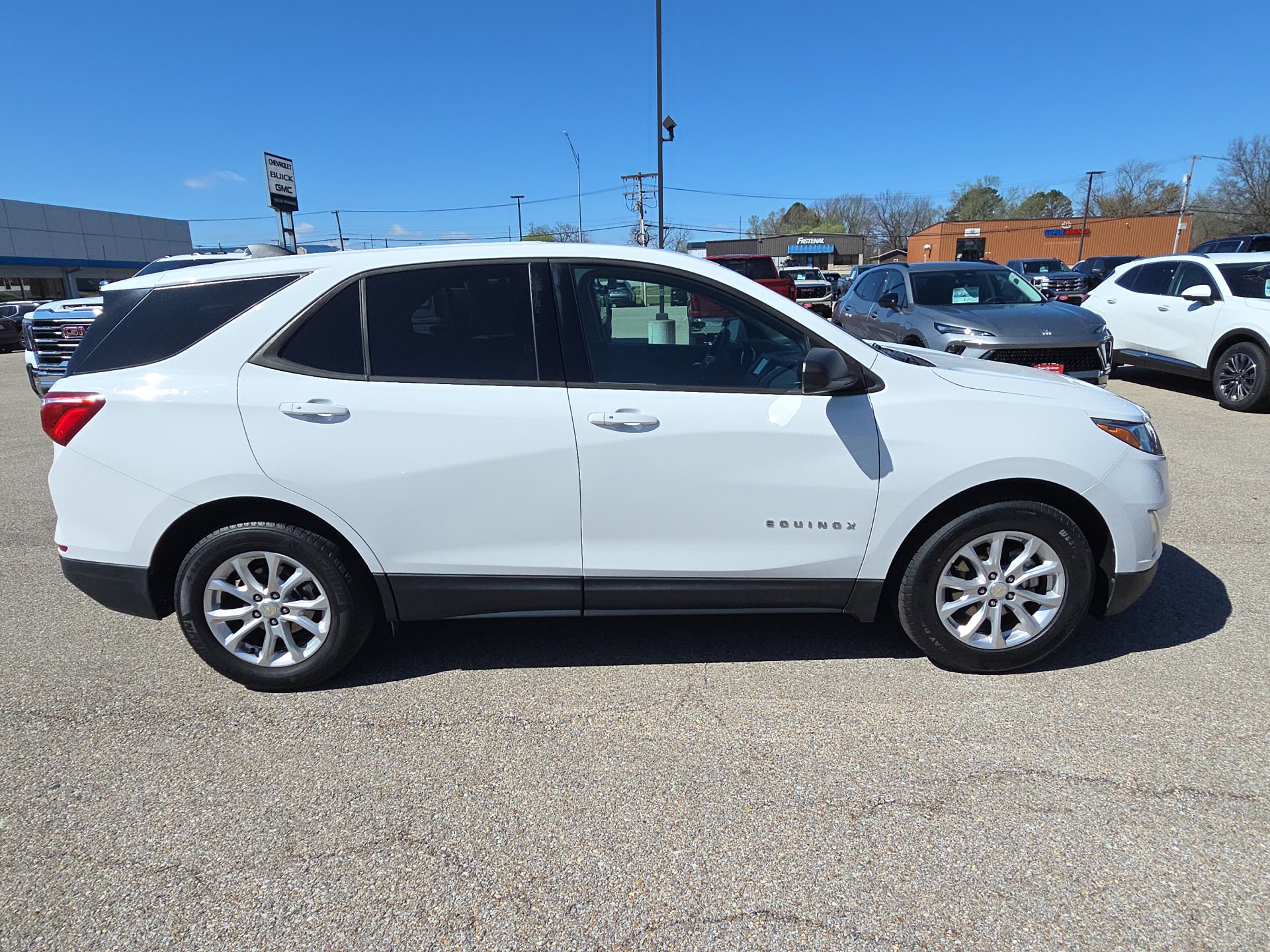 Used 2019 Chevrolet Equinox LS w/ LS Convenience Package image 9