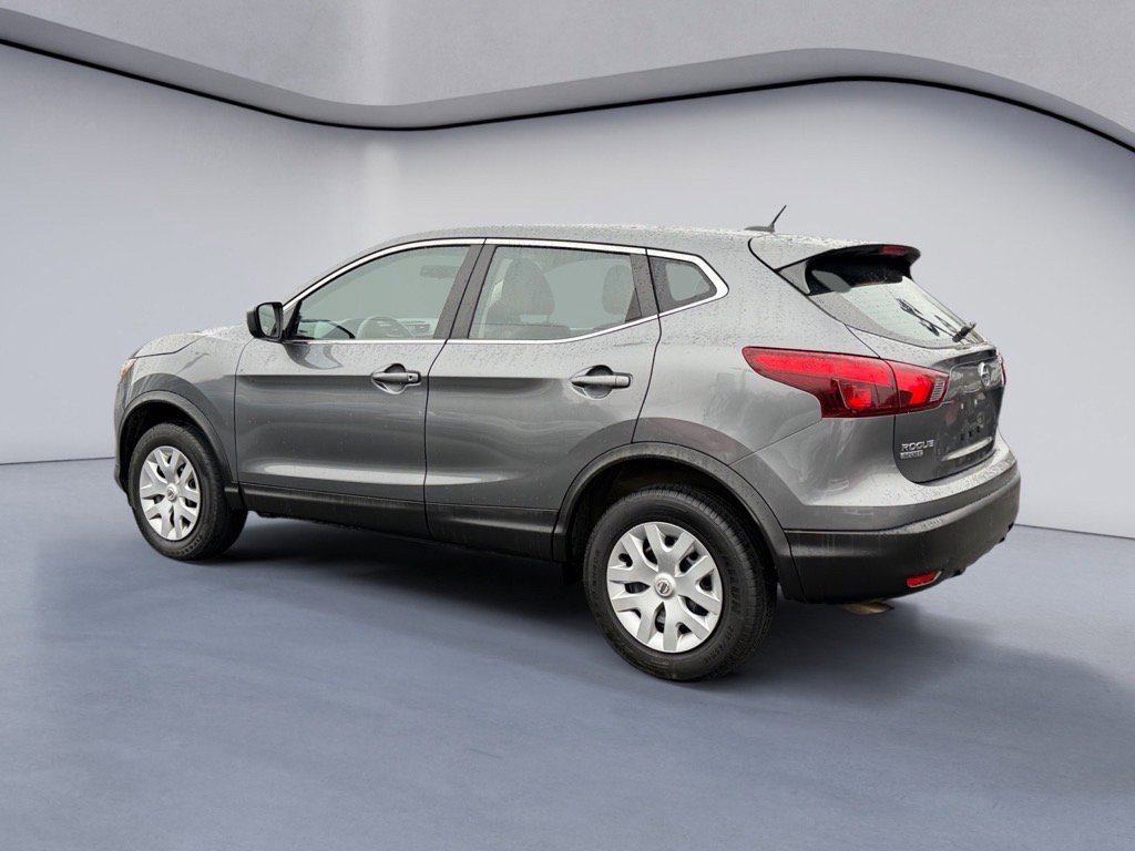 Used 2019 Nissan Rogue Sport S image 3