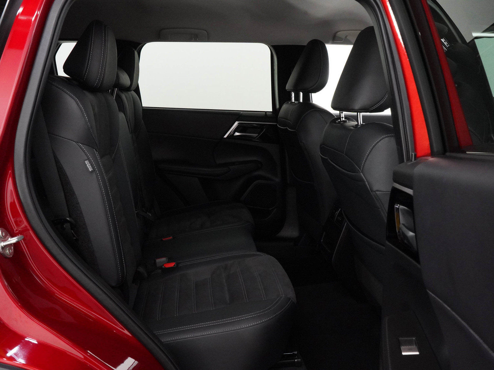 Used 2023 Mitsubishi Outlander SE AWD/4WD image 12