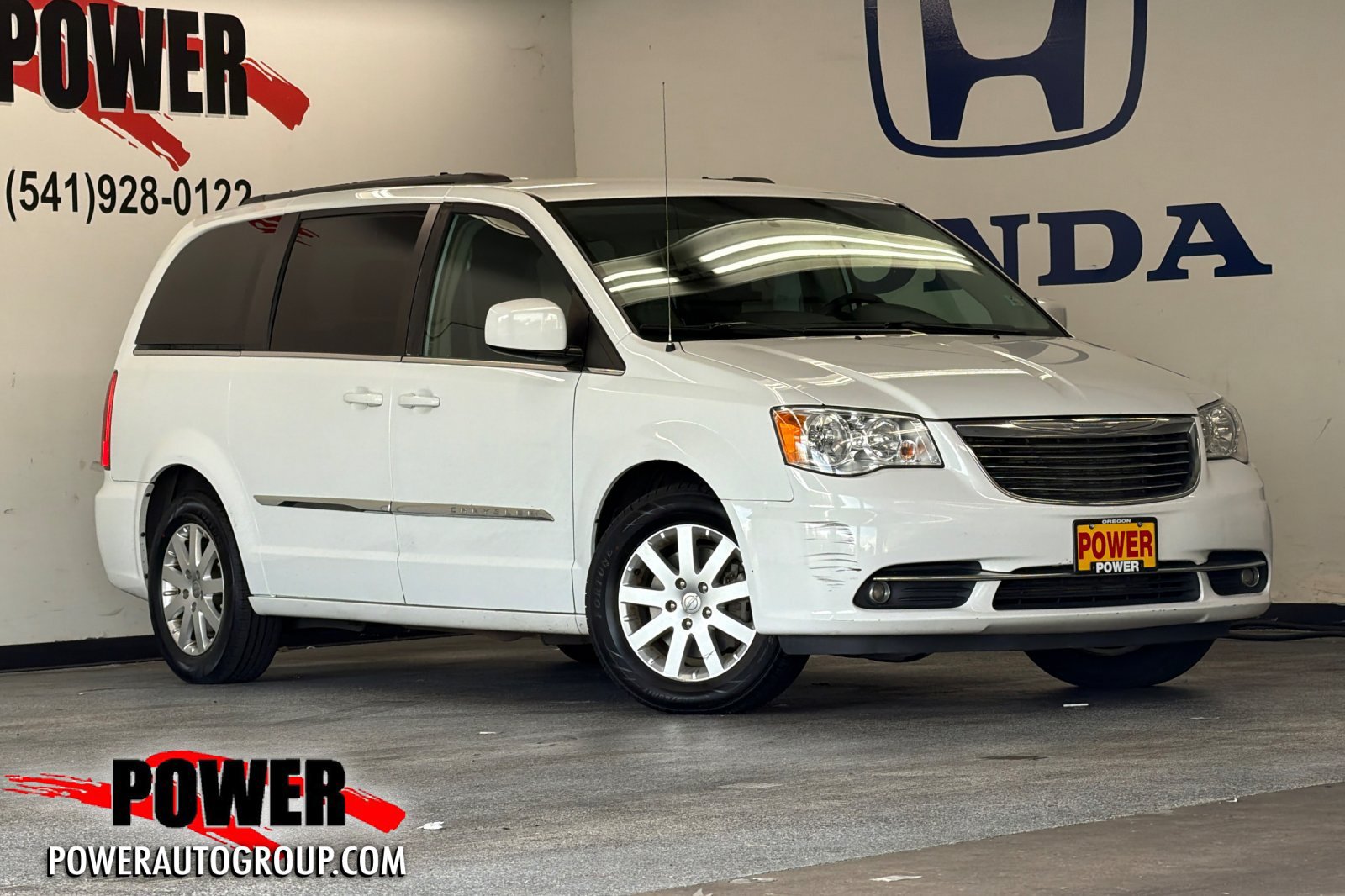 Used 2015 Chrysler Town & Country Touring