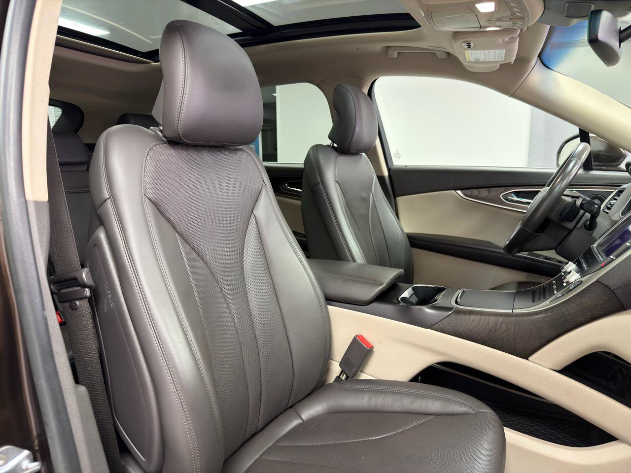 Used 2019 Lincoln Nautilus Reserve AWD/4WD image 12