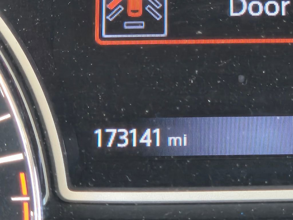 Used 2017 Nissan Pathfinder SV AWD/4WD image 29