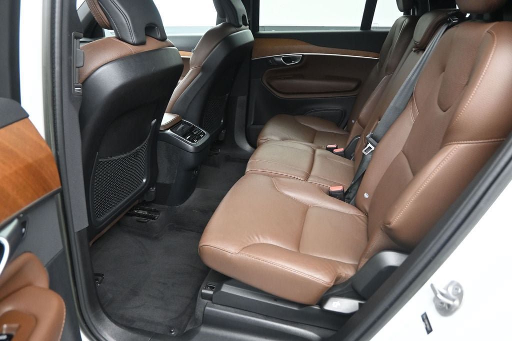 Certified 2023 Volvo XC90 B5 Plus AWD/4WD image 14
