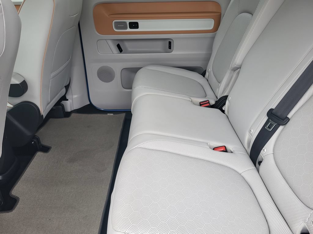 Used 2025 Volkswagen ID. Buzz 1st Edition RWD image 24