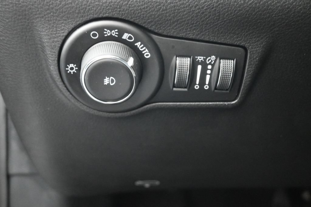 Used 2024 Jeep Compass Trailhawk AWD/4WD image 21