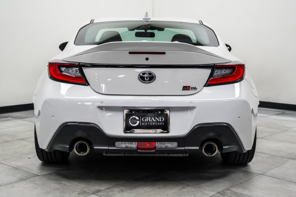 Used 2024 Toyota GR86 Premium RWD image 10