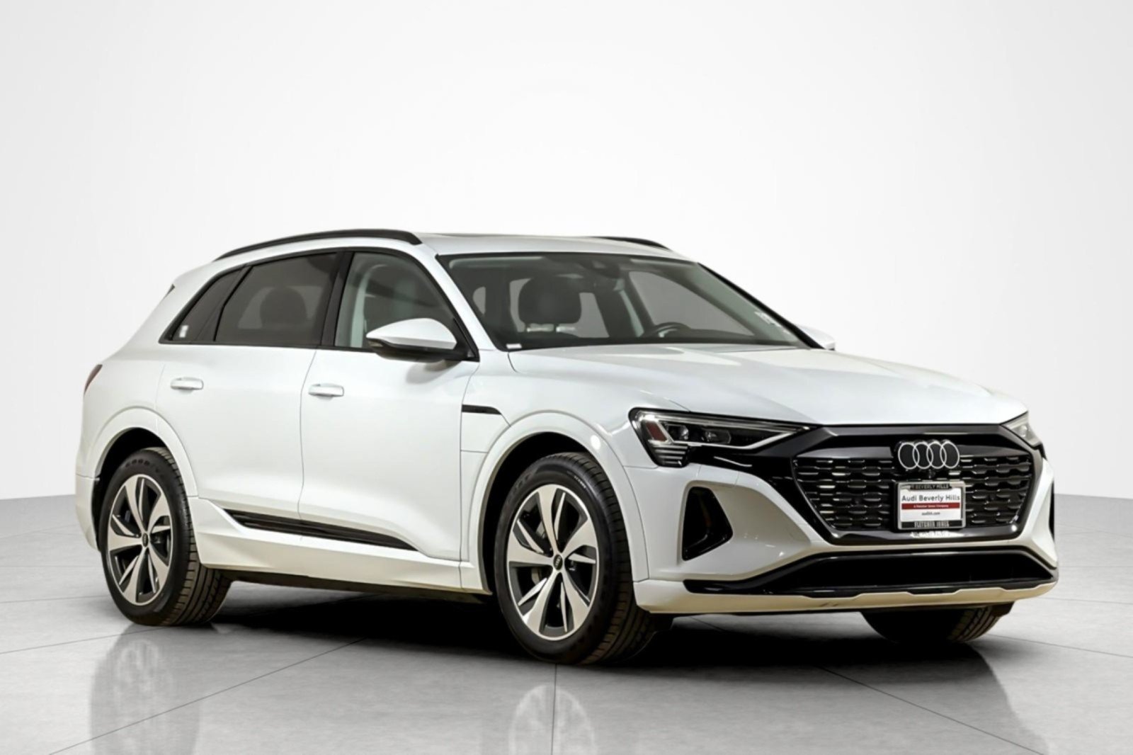Used 2024 Audi Q8 e-tron Premium AWD/4WD image 7