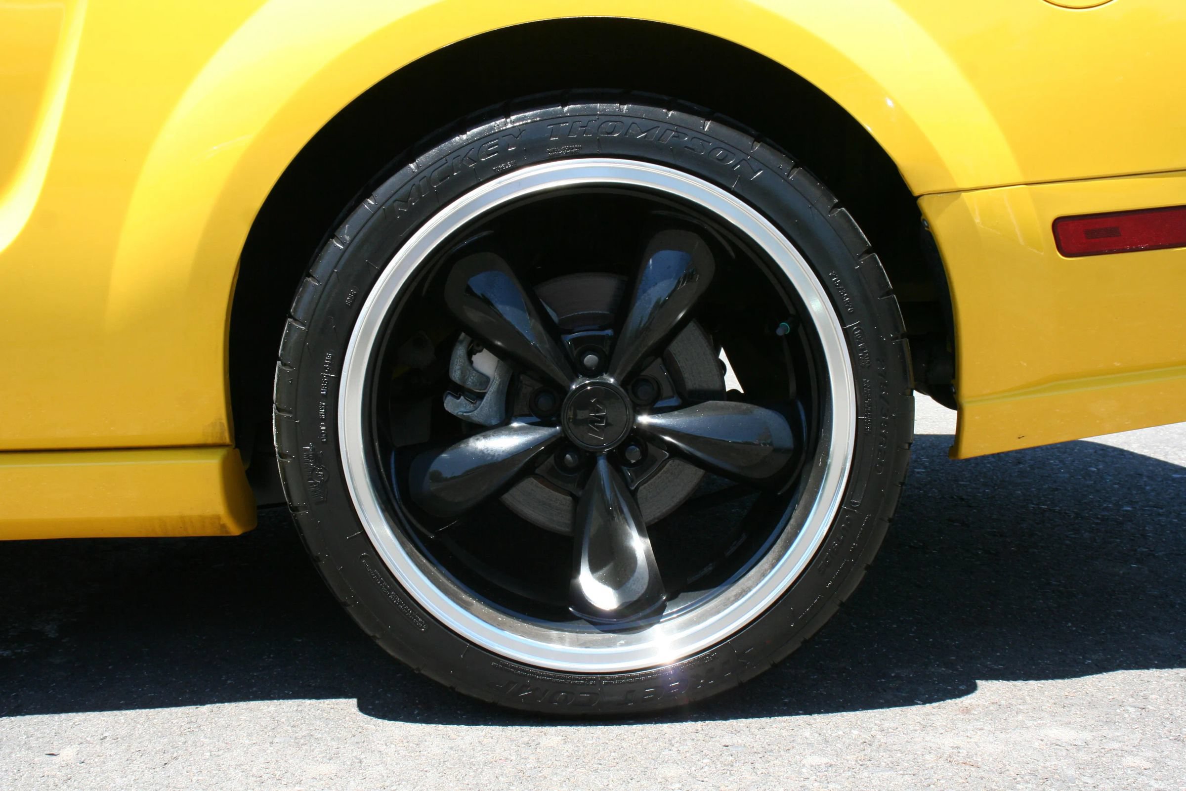 Used 2006 Ford Mustang GT Premium RWD image 12
