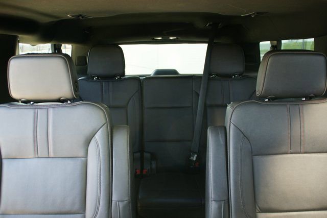 Used 2022 Chevrolet Suburban RST w/ Sport Performance Package image 37