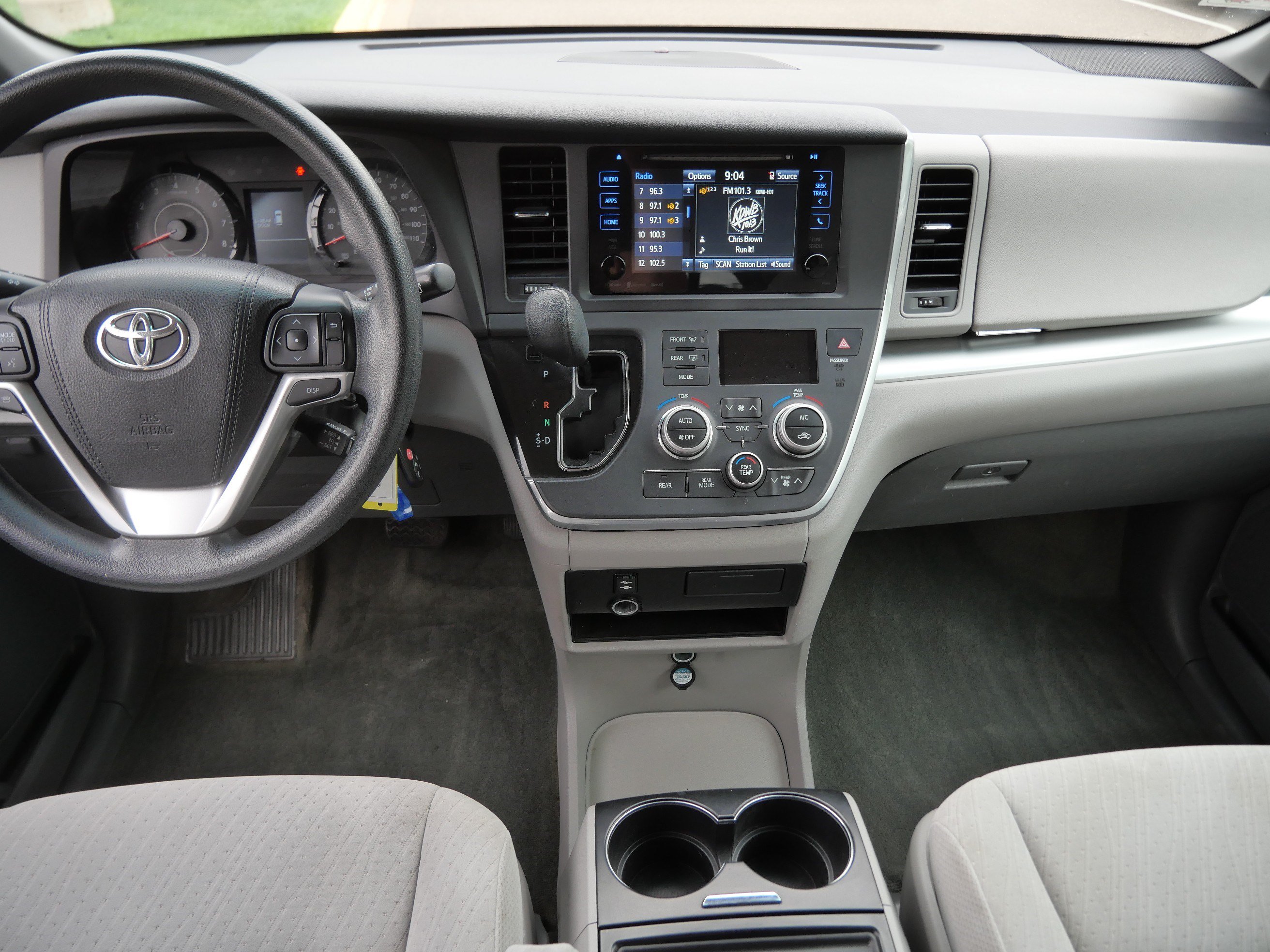 Used 2016 Toyota Sienna LE FWD image 10