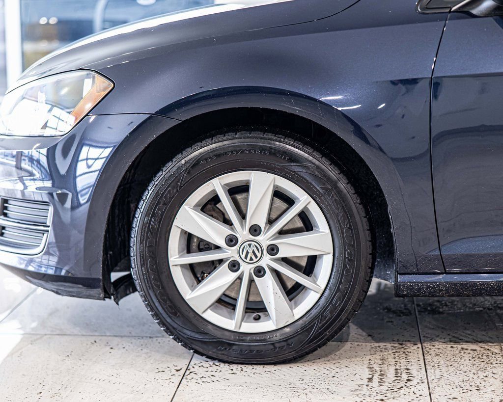 Used 2016 Volkswagen Golf S image 8