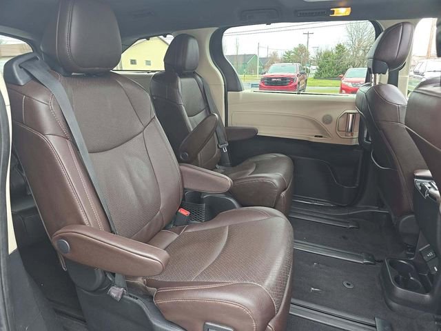 Used 2022 Toyota Sienna Platinum image 15
