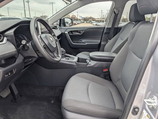 Used 2025 Toyota RAV4 XLE image 25