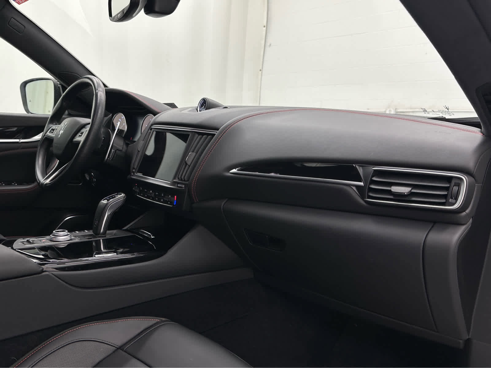 Used 2024 Maserati Levante Modena Ultima AWD/4WD image 17