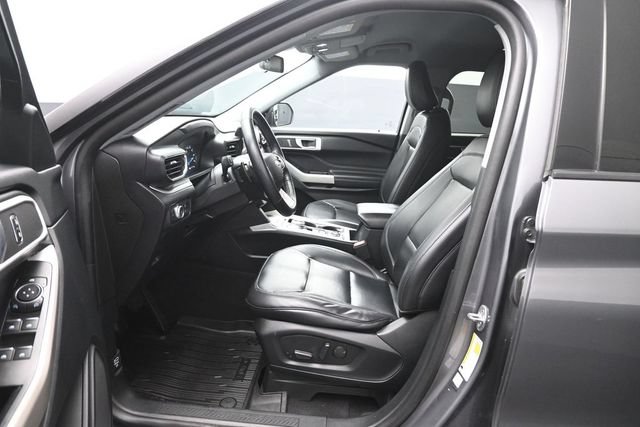 Certified 2021 Ford Explorer XLT w/ Equipment Group 202A AWD/4WD image 10