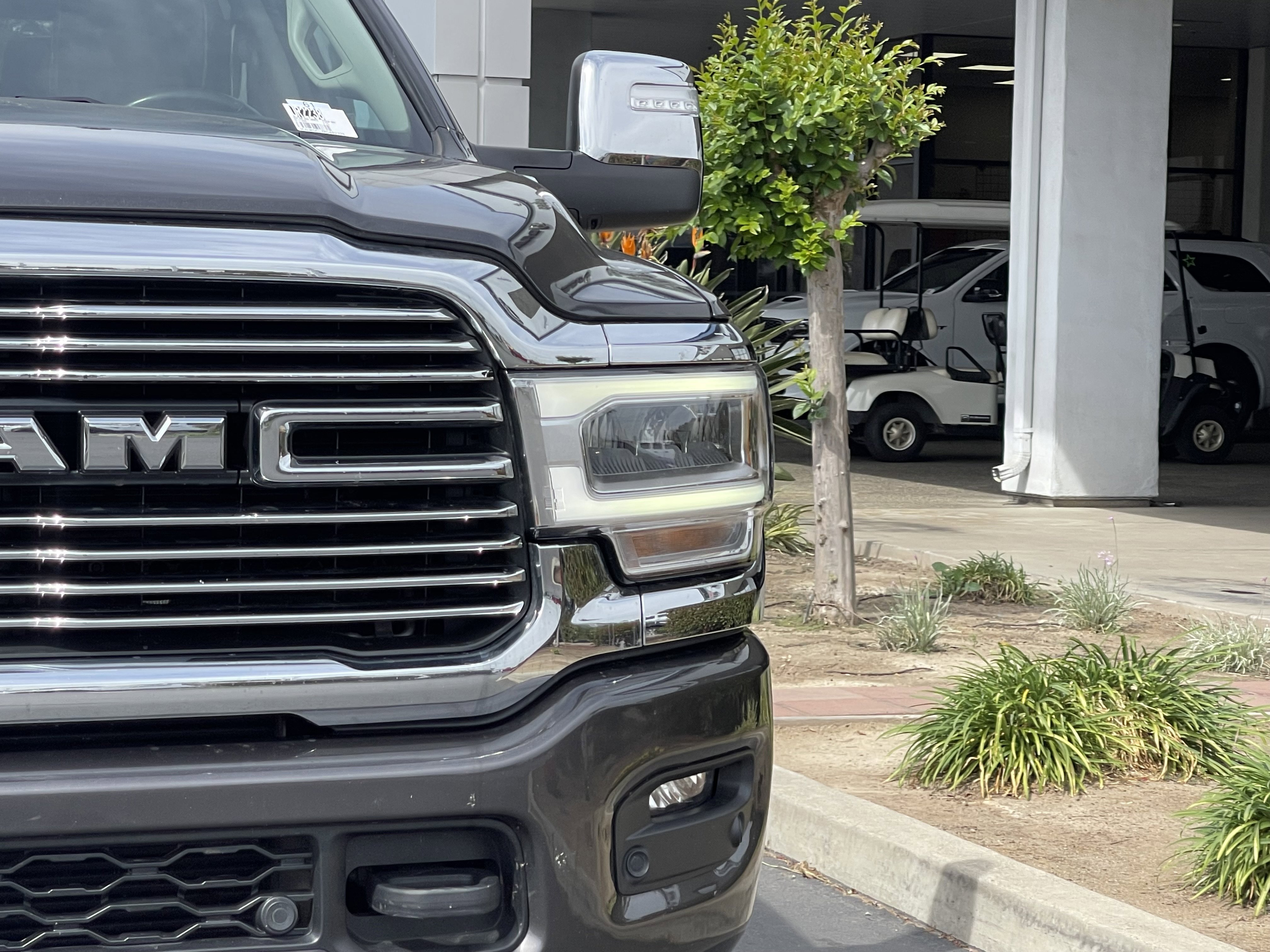 Used 2024 RAM 2500 Laramie AWD/4WD image 4
