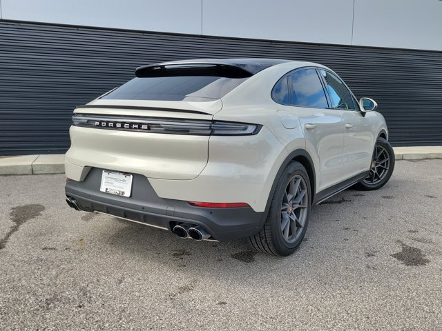 Certified 2025 Porsche Cayenne S AWD/4WD image 7