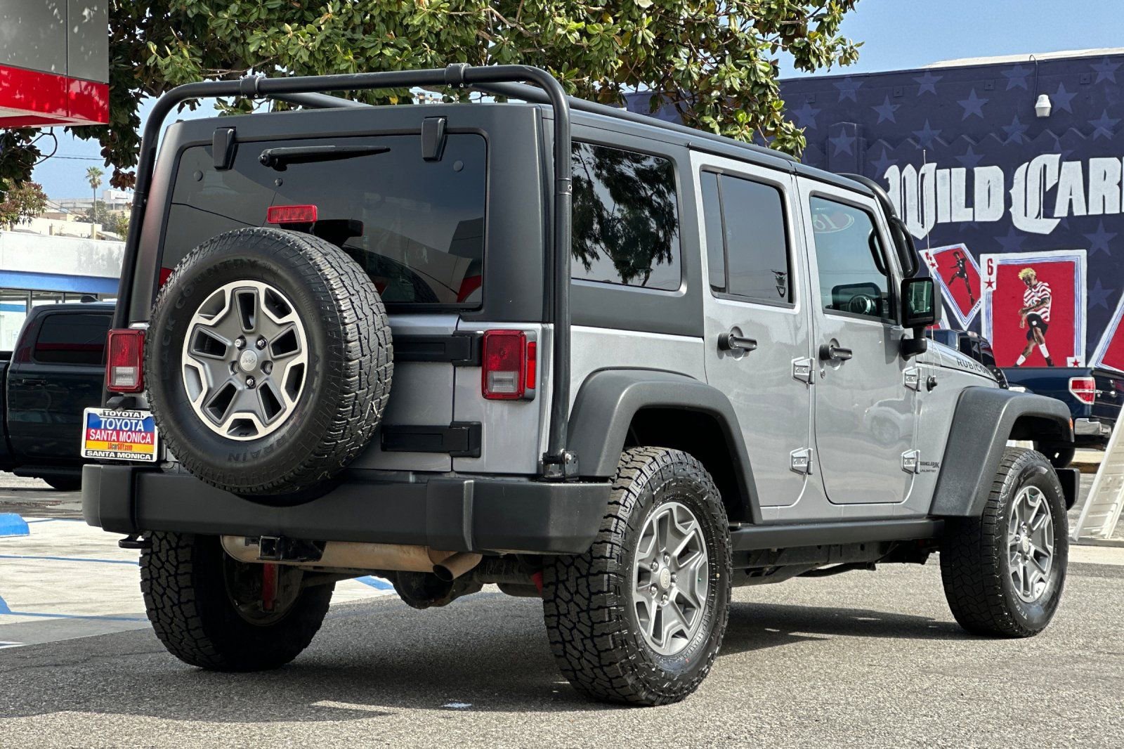 Used 2018 Jeep Wrangler Unlimited Rubicon w/ Connectivity Group AWD/4WD image 4