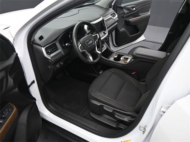 Used 2023 GMC Acadia SLE image 9