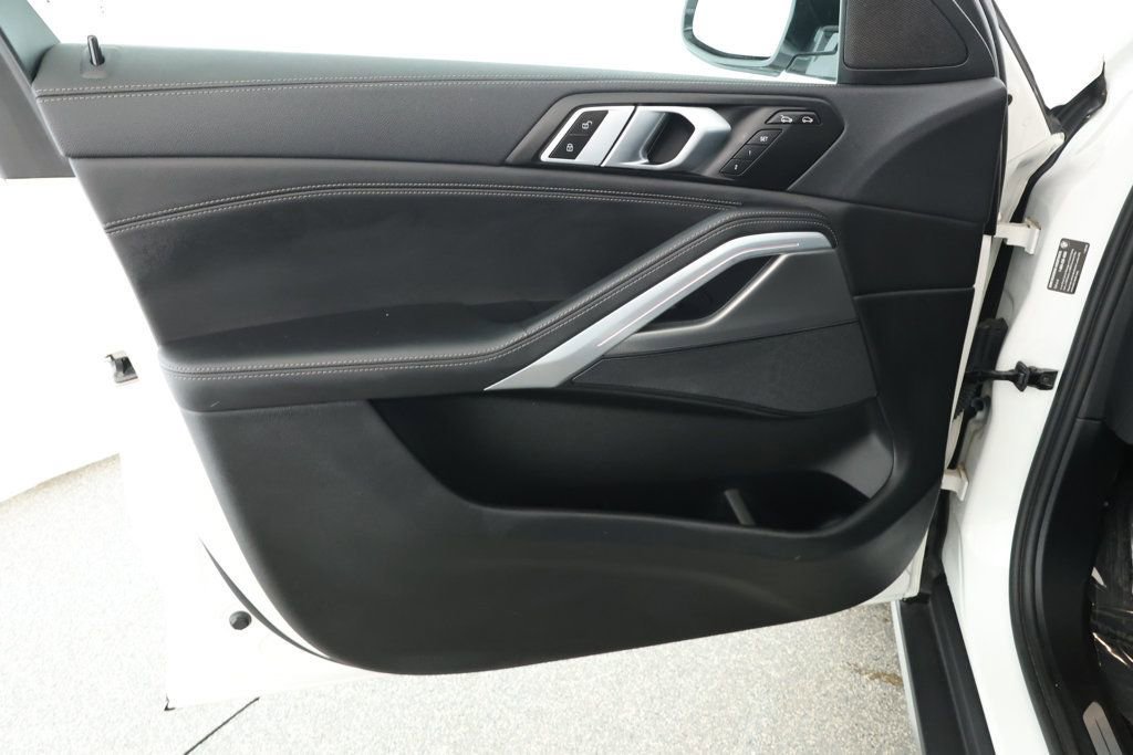 Used 2022 BMW X6 xDrive40i image 9