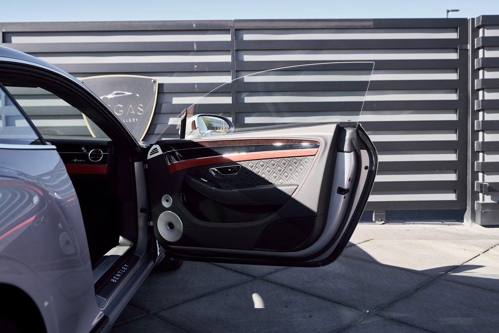 Used 2023 Bentley Continental GT Azure image 22