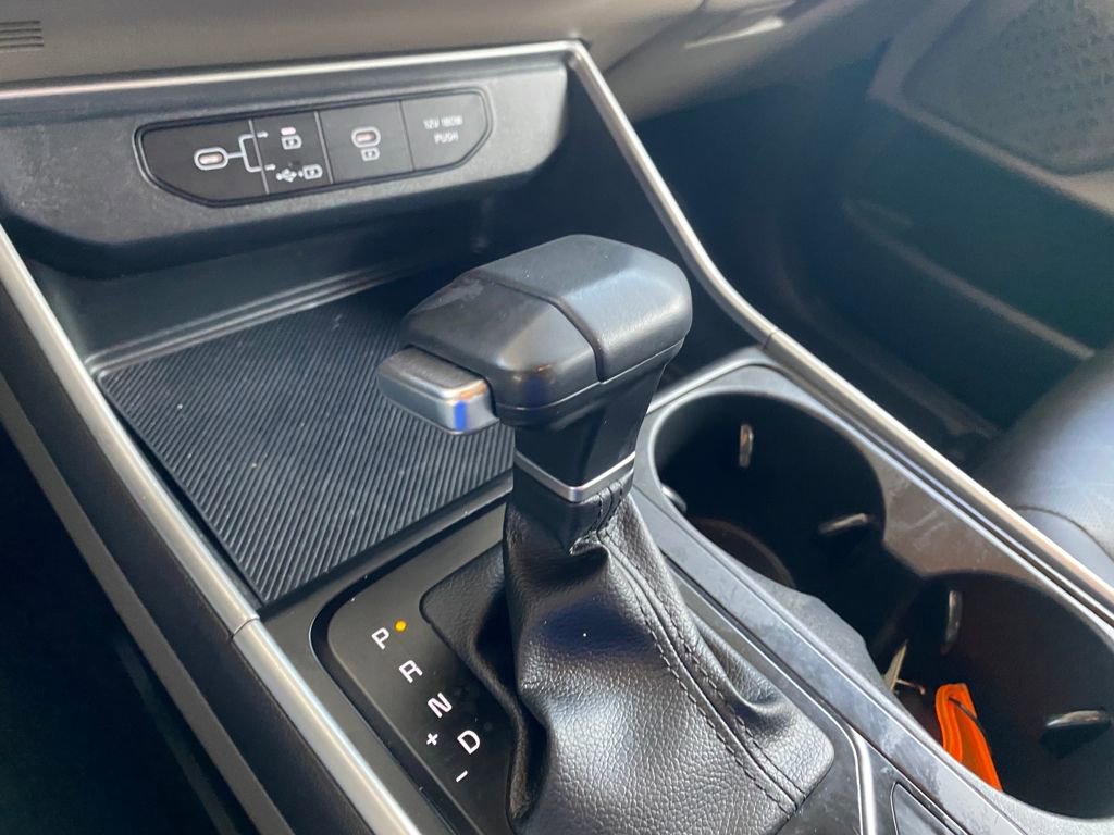 Used 2025 Kia Carnival image 17