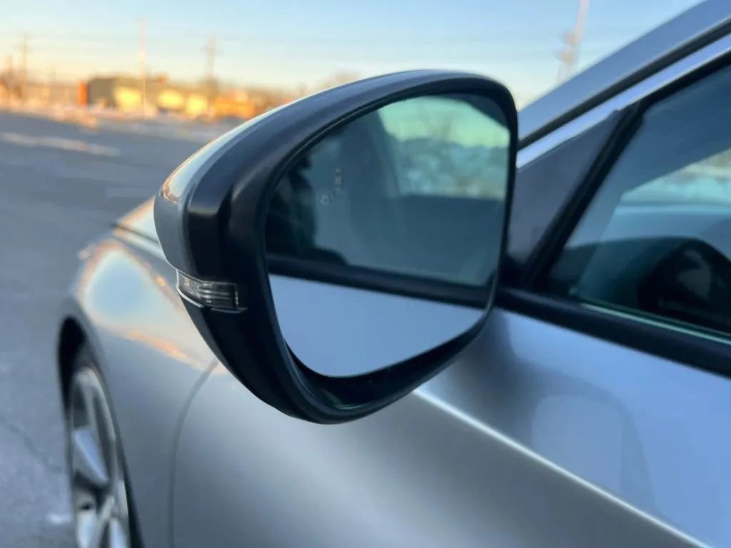 Used 2018 Honda Accord Touring image 28