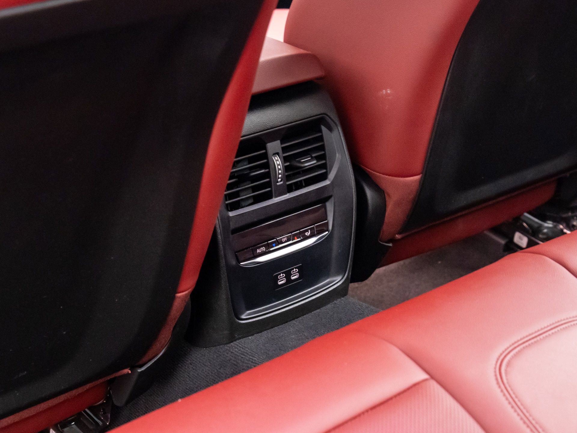 Certified 2024 BMW 330i xDrive Sedan w/ M Sport Package image 17