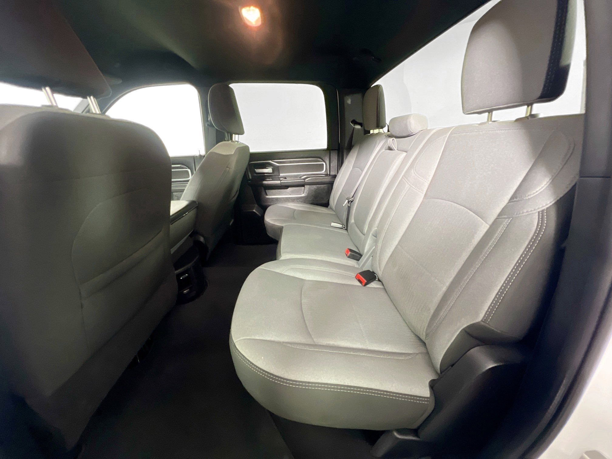 Used 2024 RAM 3500 Big Horn image 29