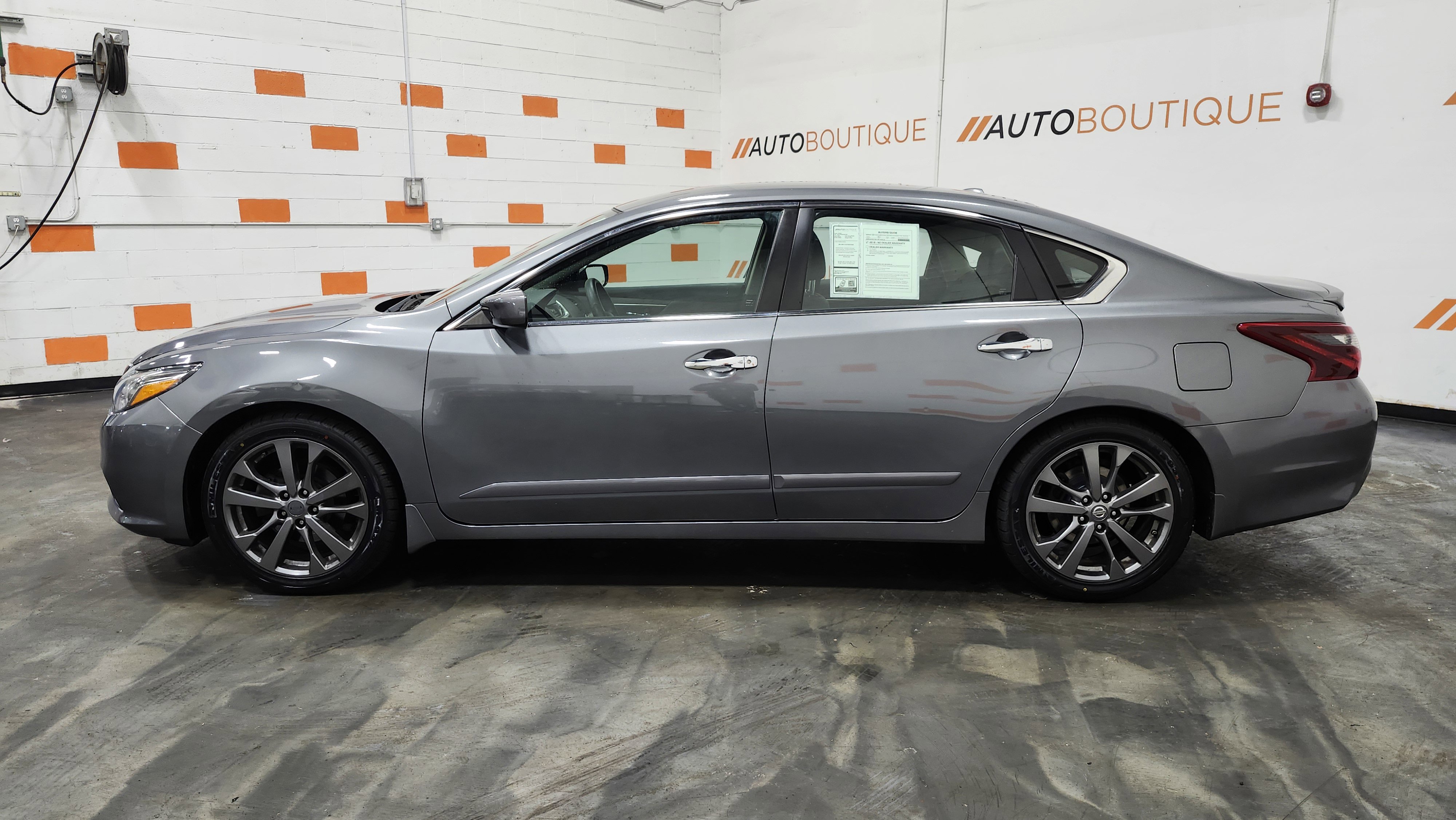 Used 2018 Nissan Altima 2.5 SR w/ SR Special Edition image 14