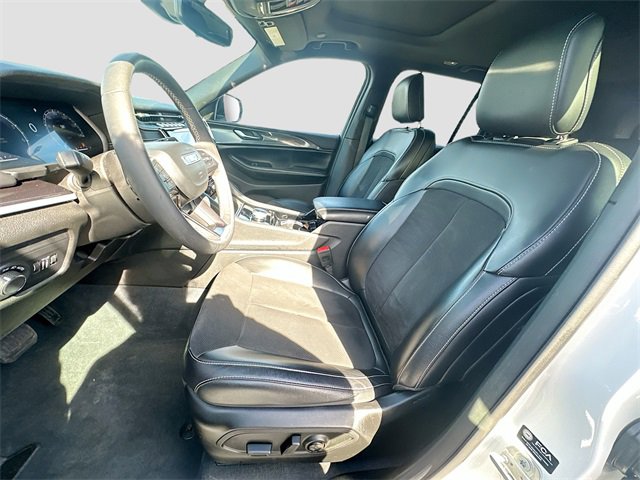 Used 2023 Jeep Grand Cherokee Altitude image 20